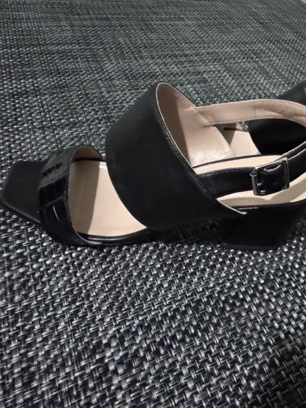 Lafayette 148 Black Leather Multi-Strap Slingback Sandals, Size 9, Block Heel - Picture 5 of 10